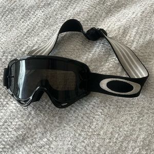 Oakley Ski/Snowboarding goggles